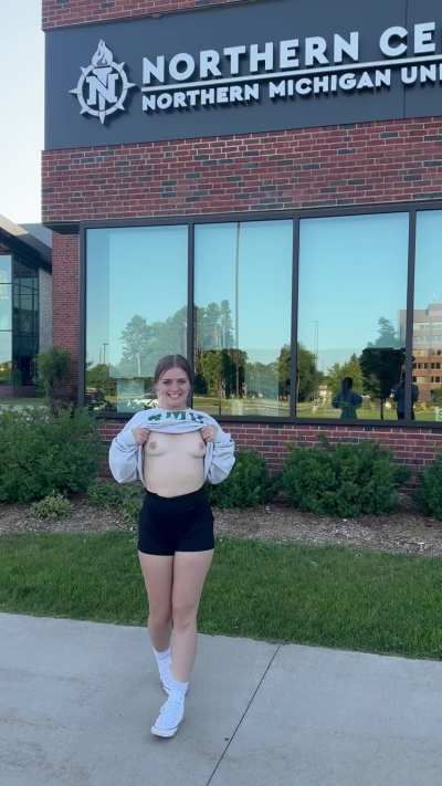 Flashing my tits on college campus ;) 