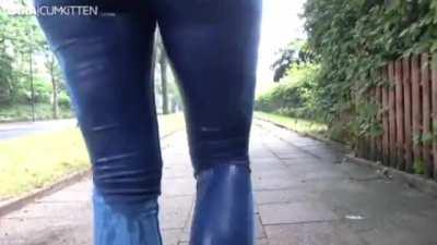 lara cumkitten pees her pants while walking in public