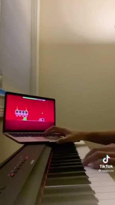 Playing geometry dash while playing the song on piano. Credit to @noahrchi