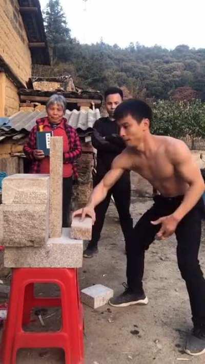 One Inch Punch demonstration from one of top 10 Chinese Martial Artists