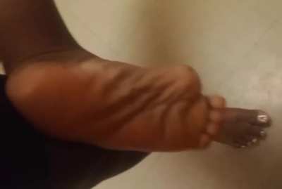 Looking for a foot slave !