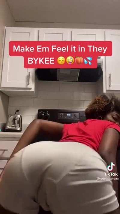 LIL HUNGRY BOOTY🤣😂