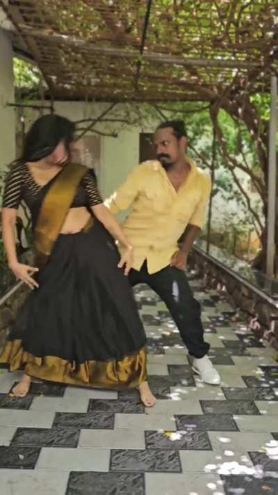 Avanthika Mohan Navel Saree Dance