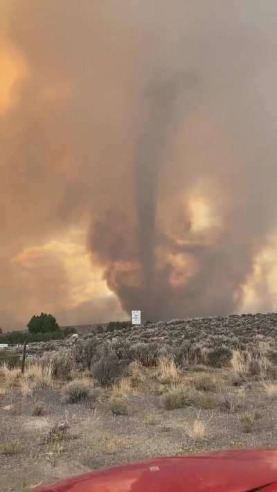 First Ever Tornado Warning Issued In Northern California. Fire Tornado. 8/15/20