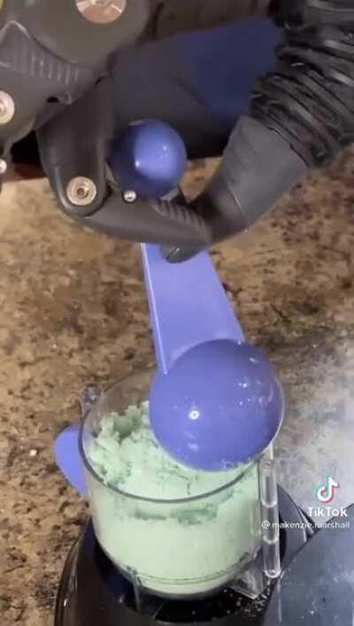 Bomb tech makes a bath bomb