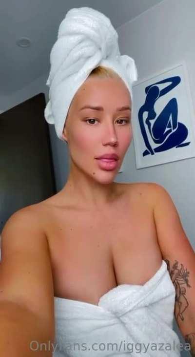 Iggy Join VVIP group 50 usd/ 25k naira on Telegram 🔞🔞💦💦 Link in comments