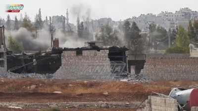 Pro-government Quds forces assault a building in Aleppo and eventually level it after encountering heavy resistance from Al-Zenki rebels (Enemy clearly visible) (September 2016)