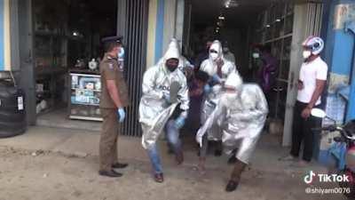 That’s how Sri Lankan police handle mask mandate violations