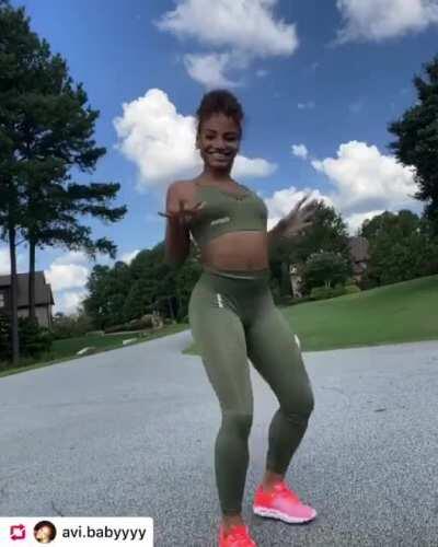 A quick twerk vid that she deleted