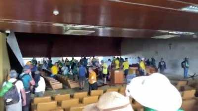 Bolsonaro supporters storm the Supreme Federal Court of Brazil