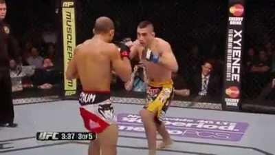 Jose Aldo puts a beating on the legs of Ricardo Lamas.