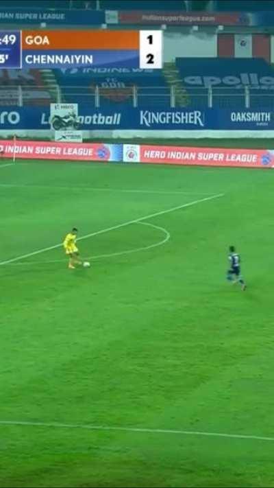 Dheeraj Singh, GK of FC Goa feint against Chhangte