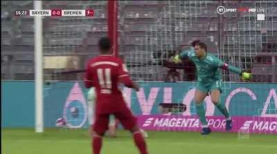 Neuer double save against Bremen yesterday