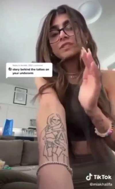 Mia Khalifa supports the YPJ