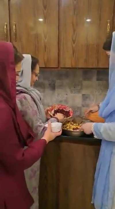 The video of Maryam Nawaz and Maryam Aurangzeb making fruit chaat for iftar goes viral. Some say that the main ingredient they put in the chaat was Pakistan.