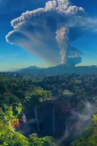 🔥 Semeru Mountain eruption, Indonesia