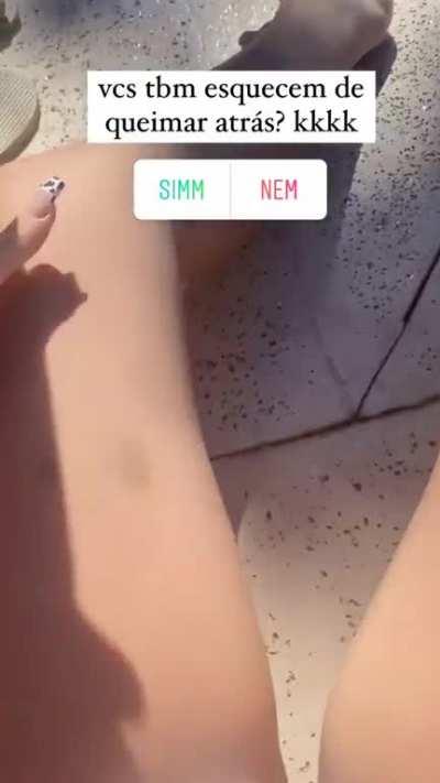 Mel maia e suas pernas gostosas