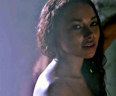 Jessica Parker Kennedy in Black Sails [S1E8-2014]