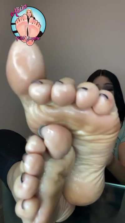 Sexy feet joi 