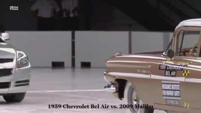 Old cars vs Modern cars [ Crash Test ]