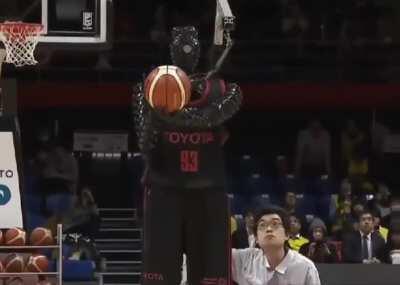 Japan created a robot with three point range