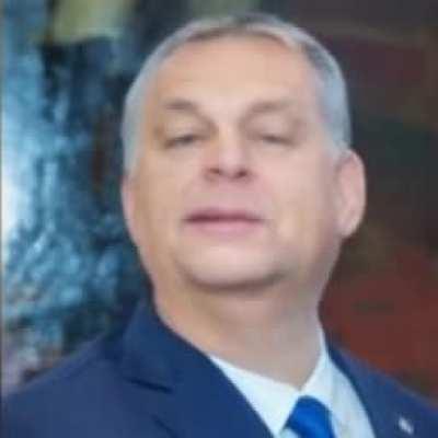 Orbán megkortyolja a kupát