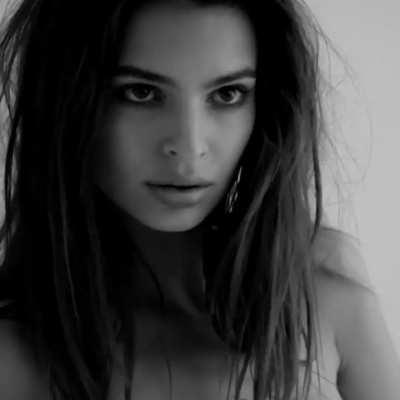 Emily Ratajkowski 