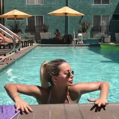 lindsey pelas pool action