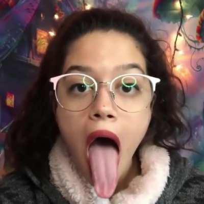 Never knew AngelicaASMR’s tongue was so fucking long ! Perfect for 💦