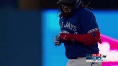 Vladimir Guerrero Jr. hits an absolute laser 117.5mph for a 447ft