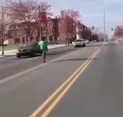 Dude think he's fucking cool while endangering lives