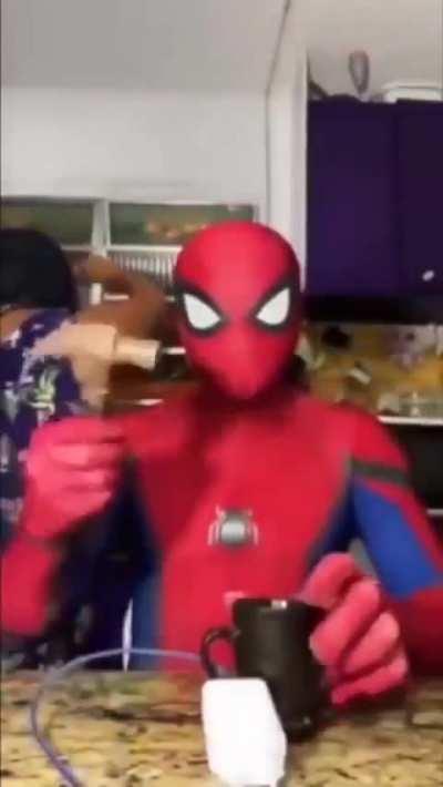 Homem aranha: expulso de casa!