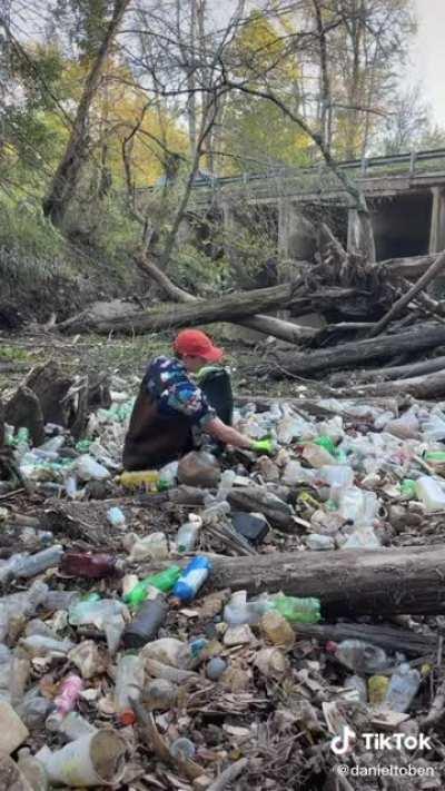 This man is cleaning up his community and helping others to start a cleanup process in their community!