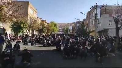 Iranian protestors in Kurdistan province getting ready for another night of fighting with the Islamic Republic