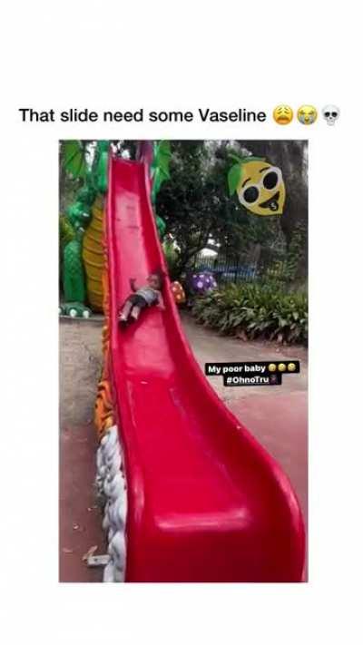 This slide gives kids brain damage 😭