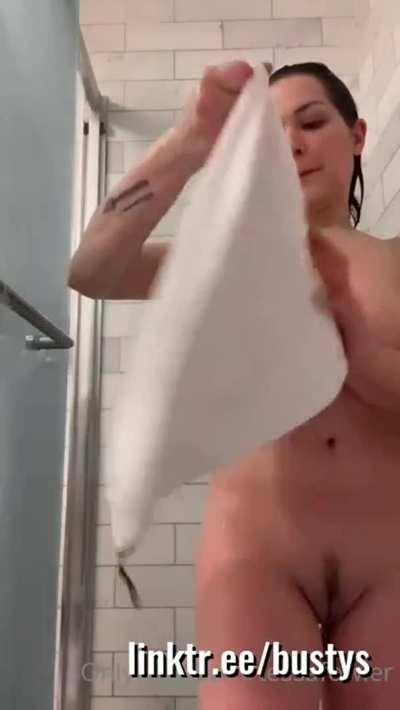 Tessa take a shower