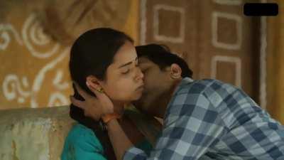 Sneha Paul And Suhana Khan HOT Scene In Charmsukh Chawl House S02 Ullu