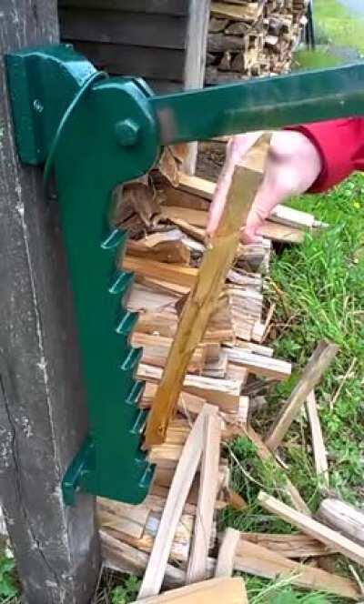 Softwood Kindling Splitter