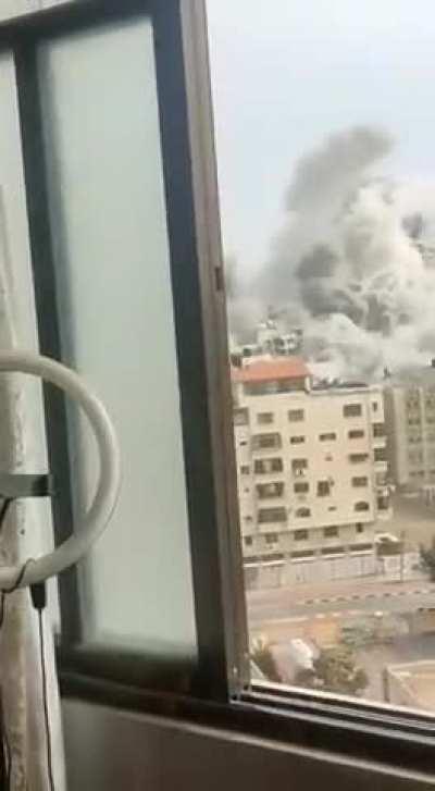 Heavy bombardment in Gaza