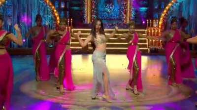 Puja Banerjee sexy dance Part 1