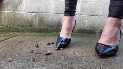 Slugs vs stilettos