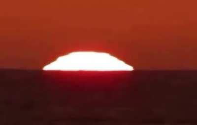 A rare sunset green flash