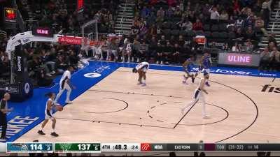 [Highlight] Thanasis throws it down and the Bucks bench loves it!