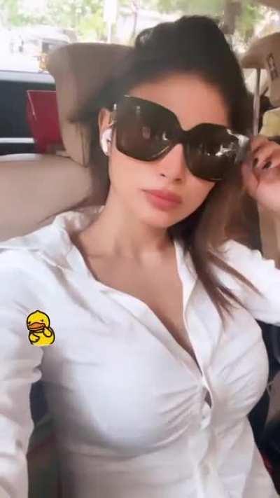 Big tits Mouni Roy 🔥 🔥 🔥