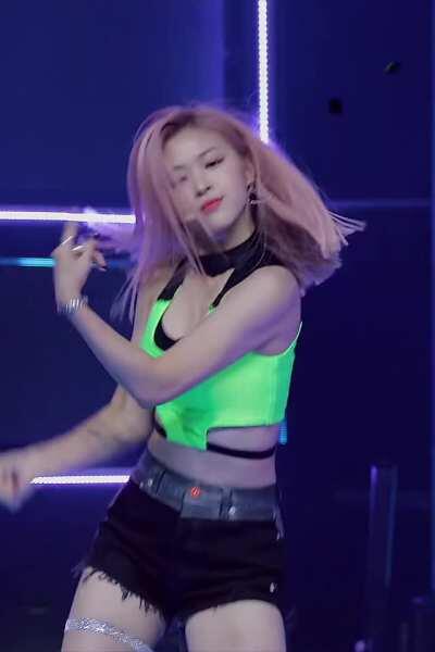 ITZY - Ryujin's Cleavage