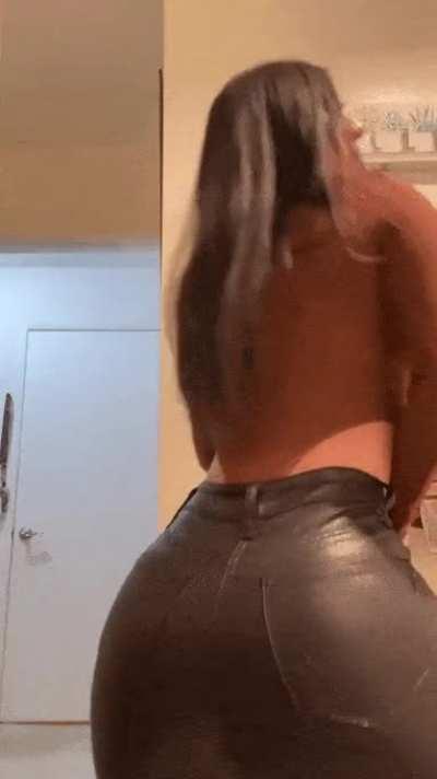 Her ass is so fat she can’t fit into her pants