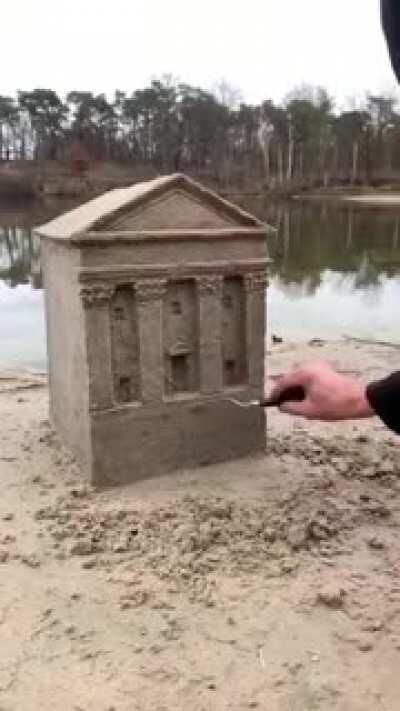 The way he cuts the sand