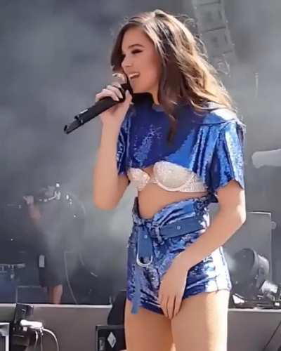 Hailee Steinfeld