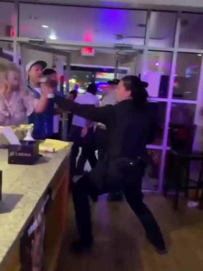 Female Security Guard Fights Drunk Patrons in Dallas, Texas