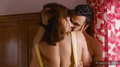 Parul Gulati kissing scene